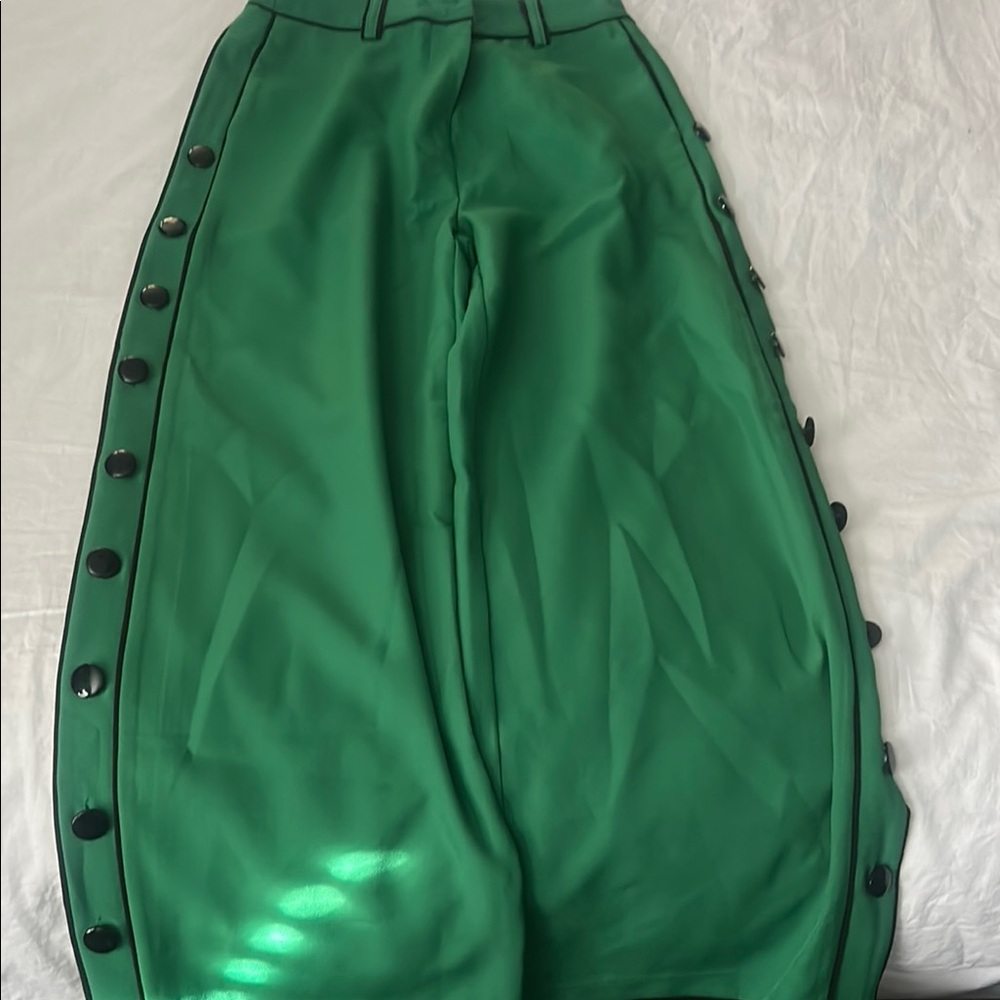Stylish Green Wide-Leg Pants with Button Detail